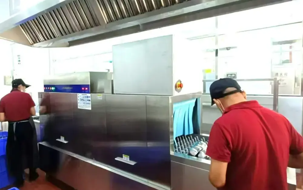 Contoh aplikasi mesin cuci piring komersial: Penggunaan penting di berbagai i...